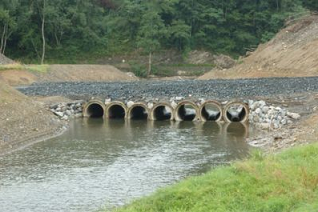 Construction d'un barrage écrêteur de crues (Contrat de Rivière de la Nivelle) Lurberria - Crédit photo : FB – DREAL Nouvelle-Aquitaine